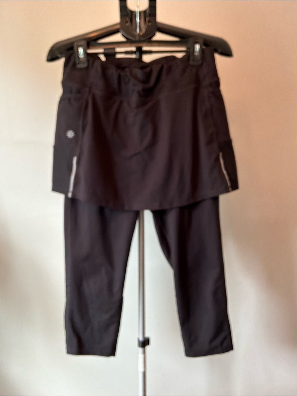Athleta Black Capri Skirt Leggings Running Skort Size Large L Premium Activewear